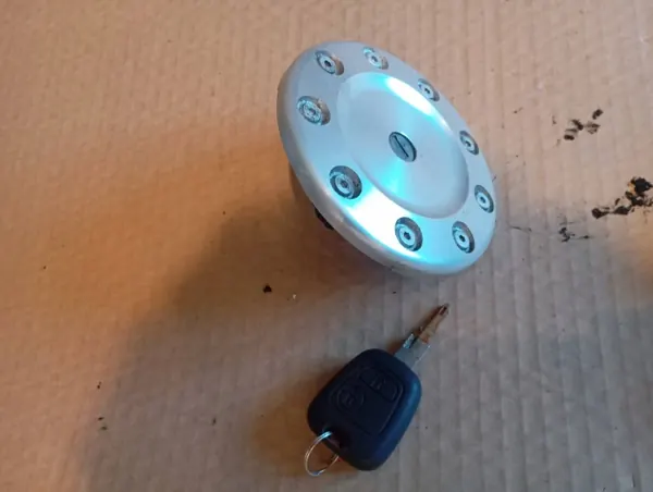 Polttoainetäyttökorkki OEM YGM1641 Peugeot 206 CC image 5