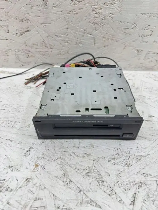 Changer CD VW OEM 5G0035820A pour Golf VII 1.6L image 3