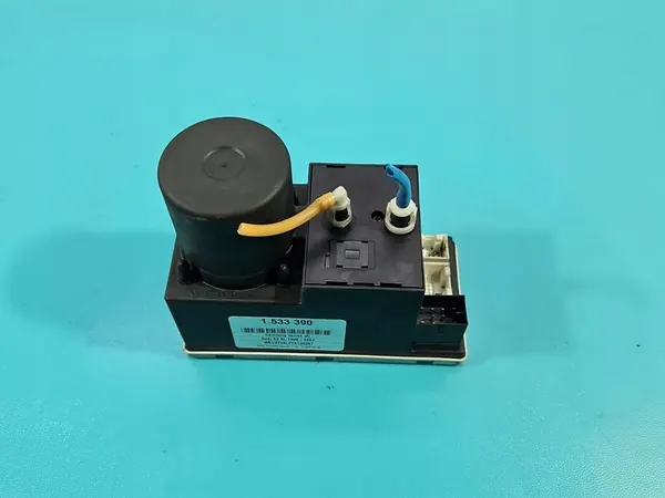 Centrallås Pump Audi A3 8L 96-99 8L0862257L image 2