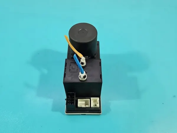 Centrallås Pump Audi A3 8L 96-99 8L0862257L image 3