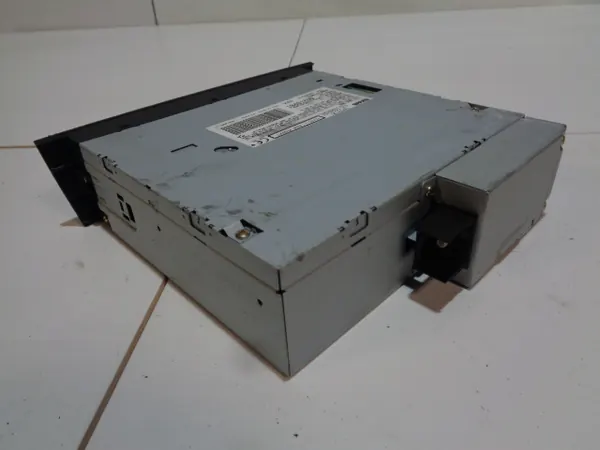 Saab CD-vaihtaja OEM 12757121 9-3 II:lle 2002-2007 image 6