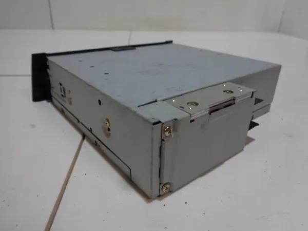 Saab CD-vaihtaja OEM 12757121 9-3 II:lle 2002-2007 image 8