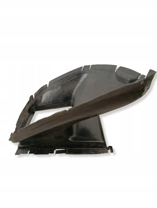 Guide d'air intercooler Audi SQ7 OEM 4M0145334 image 3