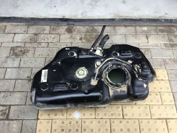 Polttoainesäiliö Ford Fiesta 2012 OEM 100175783 image 3