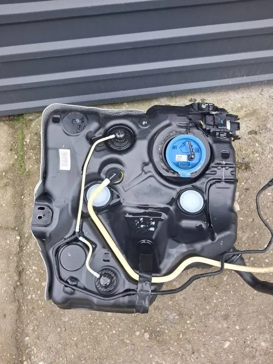 Bränsletank Audi A3 S3 8V 5Q0919051BF image 2