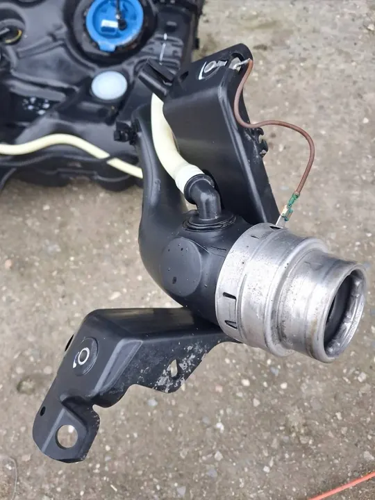 Bränsletank Audi A3 S3 8V 5Q0919051BF image 5