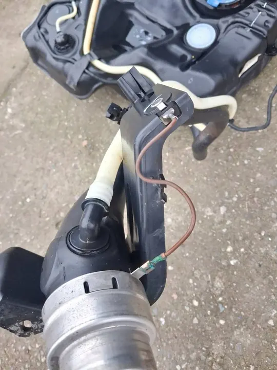 Bränsletank Audi A3 S3 8V 5Q0919051BF image 7