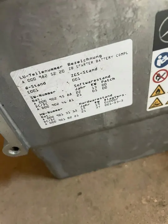 Mercedes-Benz OEM A0009825220 48V startaccu image 3