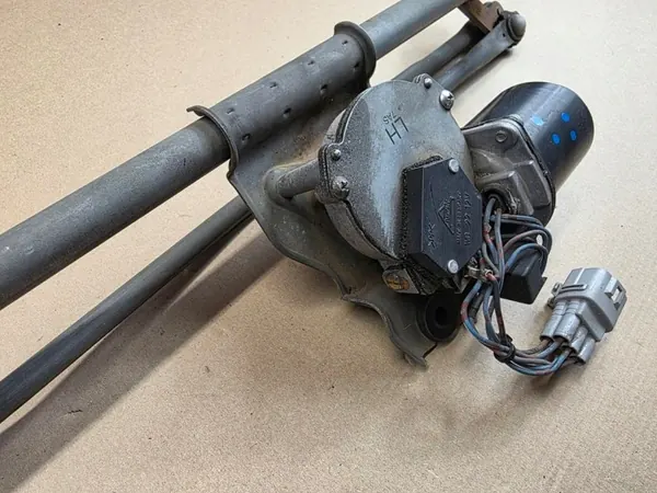 Mécanisme d'essuie-glace avant Suzuki Swift IV MK6 2004-2010 OEM image 3