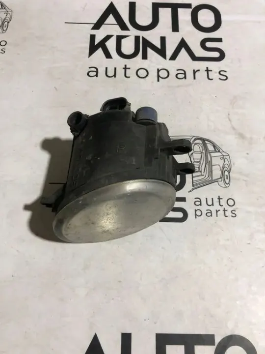 Farol Halogéneo Direito Toyota OEM 81210-0D042 Usado image 4