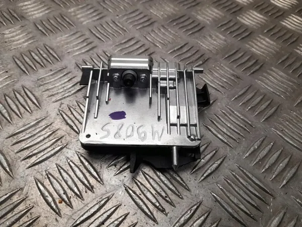 Cámara asistente carril Mercedes OEM A2479003108 Usado image 2