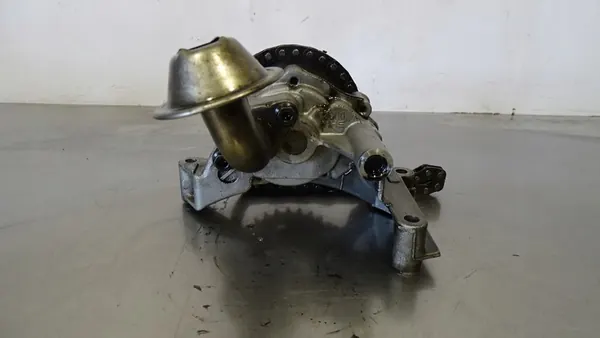 Olje pump VW T5 1.9 TDI image 4