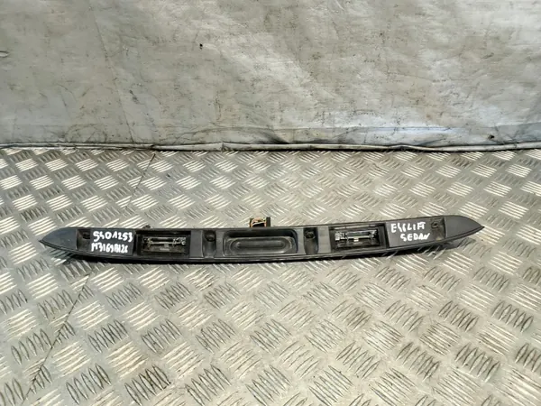 Moldura Tampão Porta-Malas BMW E46 Sedan OEM Usado image 2