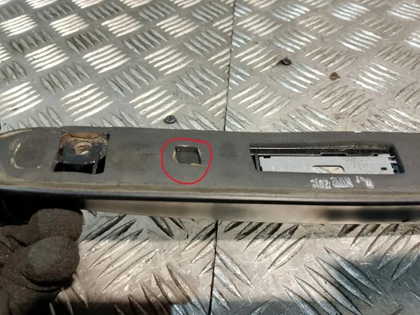 Moldura Tampão Porta-Malas BMW E46 Sedan OEM Usado image 3