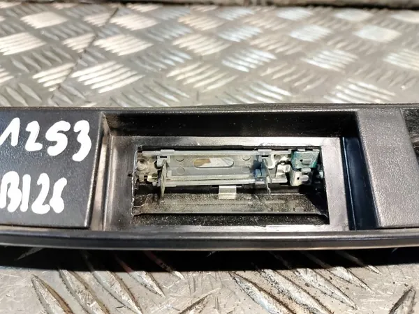 Moldura Tampão Porta-Malas BMW E46 Sedan OEM Usado image 5