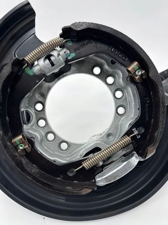 Iveco Daily Takaoikeat käsijarrupalat OEM image 2