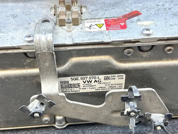 Inversor Volkswagen e-Golf OEM 5QE907070L - Usado image 3