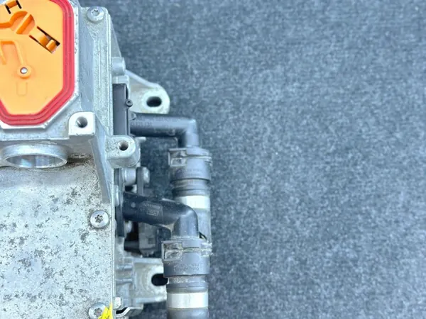 Inversor Volkswagen e-Golf OEM 5QE907070L - Usado image 7