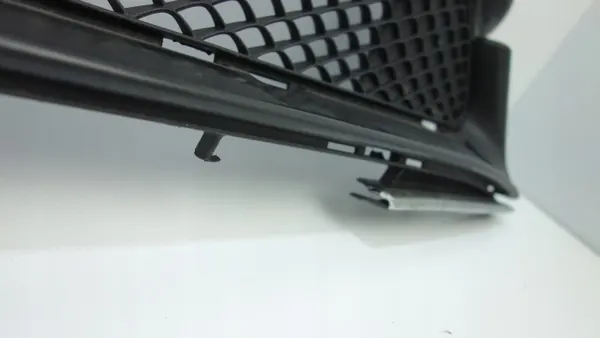 Grille de pare-chocs avant Mercedes Classe C W205 A2058852501 image 3