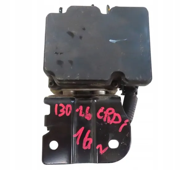 Bomba ABS usada OEM 58920-A6230 para Hyundai i30 II image 2