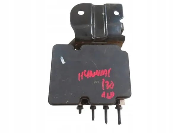 Bomba ABS usada OEM 58920-A6230 para Hyundai i30 II image 3