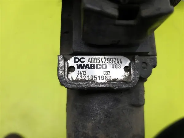 ABS Modulator Valve Mercedes Actros MP3 4721951080 image 3