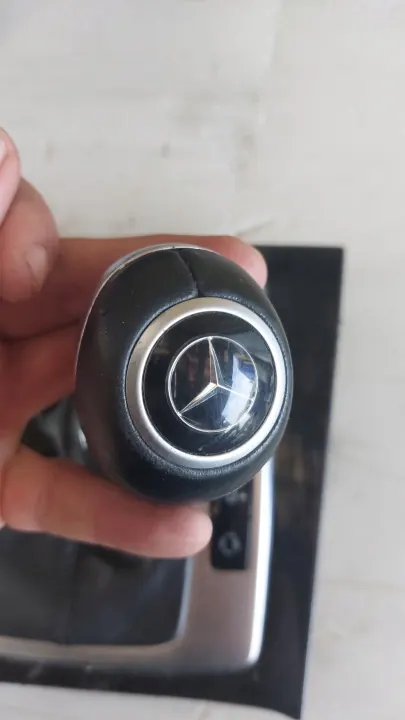 Pomo de mudanças Mercedes W212 OEM - Estado usado image 10
