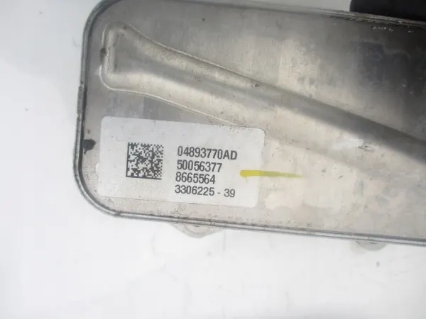 Refrigerador de óleo OEM 04893770AD Alfa Romeo image 4