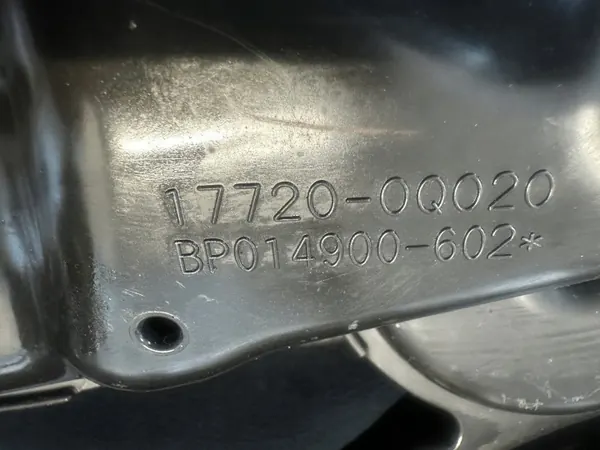 Luftfilterhus OEM 17720-0Q020 för Yaris III image 8