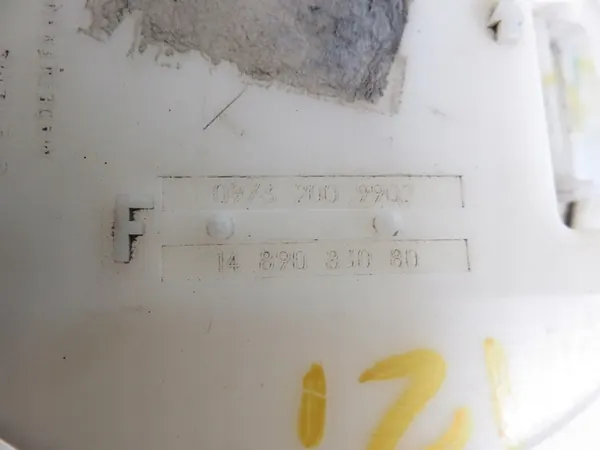 POLTTOAINEPUMPPU CITROEN C8 2.2 BENSIINI 09732009902 image 2