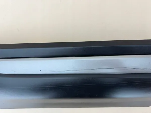 OEM BJ32-274A48-BJ Moldura Porta Traseira Direita - Range Rover Evoque image 10