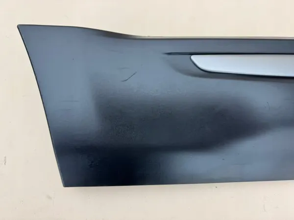 OEM BJ32-274A48-BJ Moldura Porta Traseira Direita - Range Rover Evoque image 3