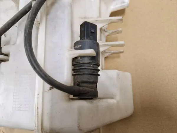 Opel Antaran OEM 20777307 tuulilasinpesunestesäiliö image 7