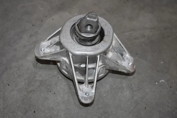 Suporte Motor Direito OEM A1672405400 Mercedes W167 image 4