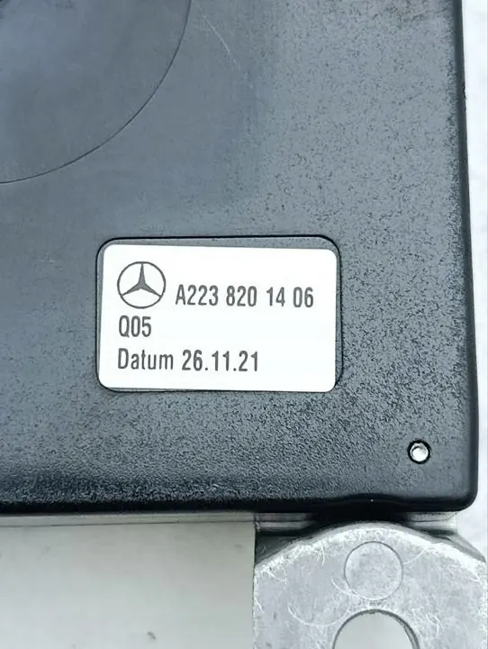 Mercedes-Benz A2238201406 Antenneversterker Gebruikt image 9