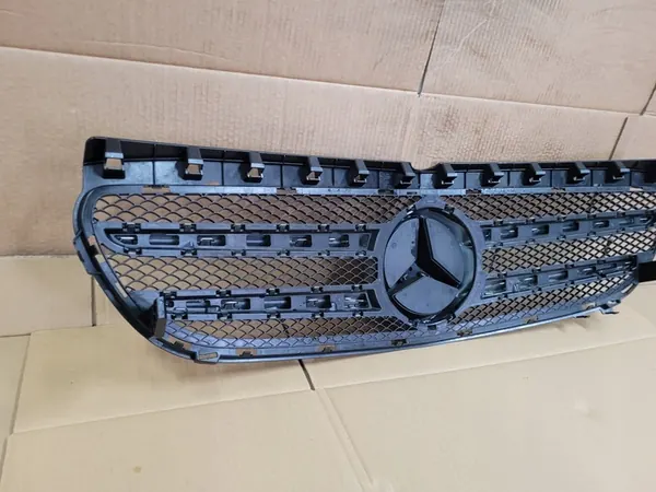 Griglia anteriore Mercedes B-Class W246 A2468880460 image 10