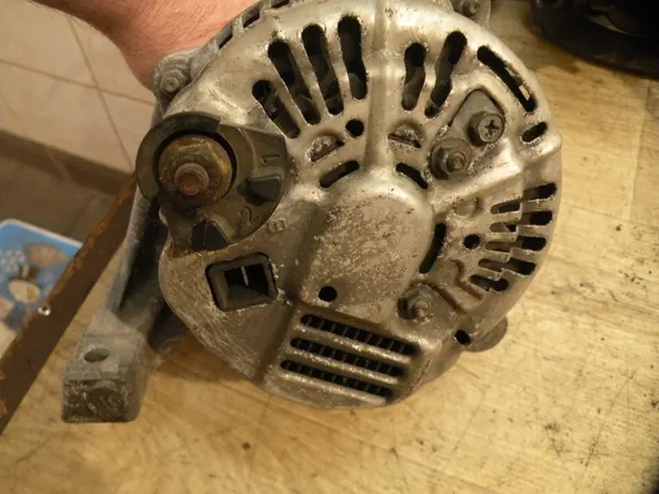 Volvo Alternaattori OE 9472908 image 4