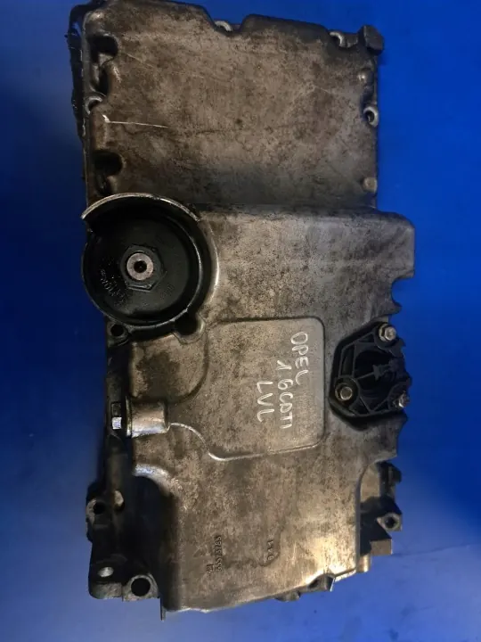 Vauxhall Astra Oliepan OEM 55573785 1.6 CDTi Diesel image 2