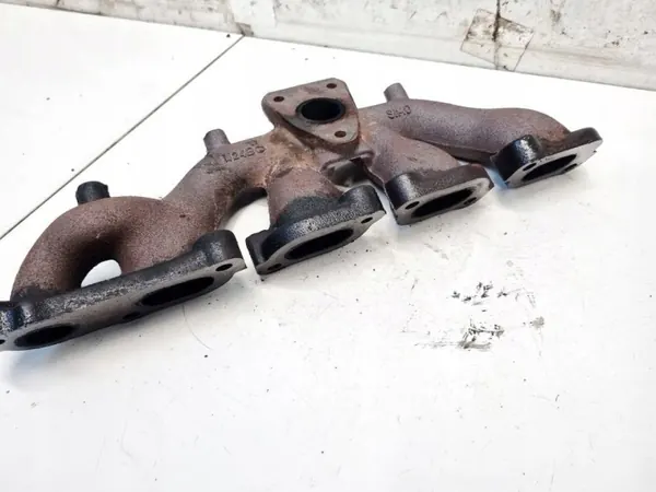 Renault Espace Pakoputken keräin OEM 8200042882 image 4