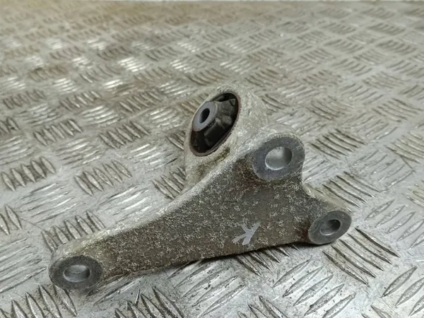 Mitsubishi Outlander Taka-akselin Diffin Kiinnike OEM FOB55652 image 3