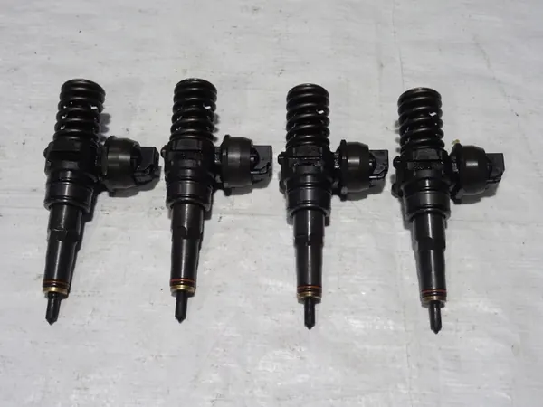 Brandstofpomp OEM 038130073AG voor Skoda Octavia II 1.9 TDI image 2