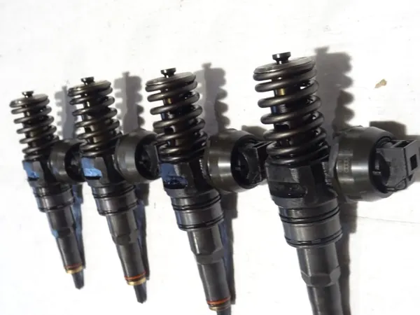 Brandstofpomp OEM 038130073AG voor Skoda Octavia II 1.9 TDI image 4