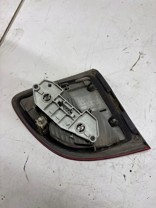 Mercedes-Benz E W211 2007 Achterkleplampen image 2