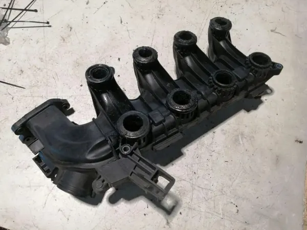 Colector de admisión usado OEM 9684941780 Peugeot 407 SW image 4