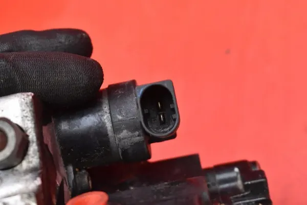 Kraftstoffpumpe Audi A6 C6 3.0 TDI 0445010090 image 7