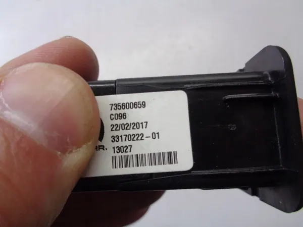Tomada USB OEM 735600659 para Jeep Renegade image 4