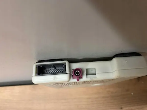 BMW Antennförstärkare OEM 5B3B795 Begagnad image 3