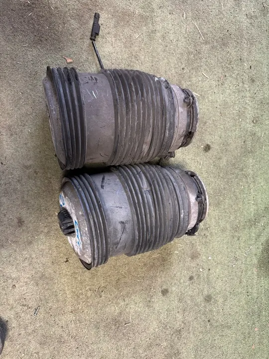 Saco de suspensão a ar traseiro direito para Mercedes E Cabriolet A238 image 1