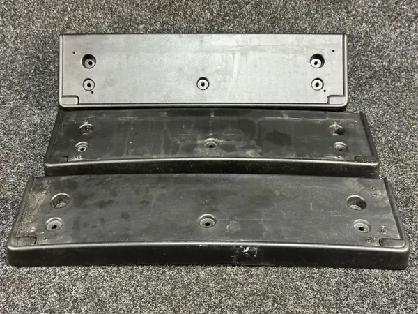 Marco de matrícula delantero Jeep Compass OEM 60932720 image 2