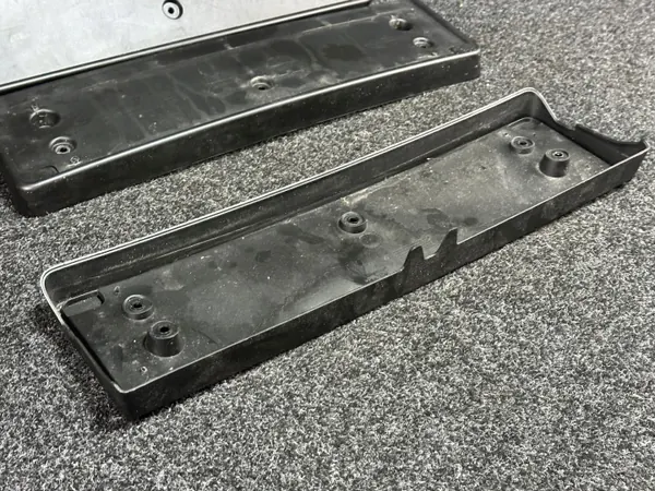 Marco de matrícula delantero Jeep Compass OEM 60932720 image 3